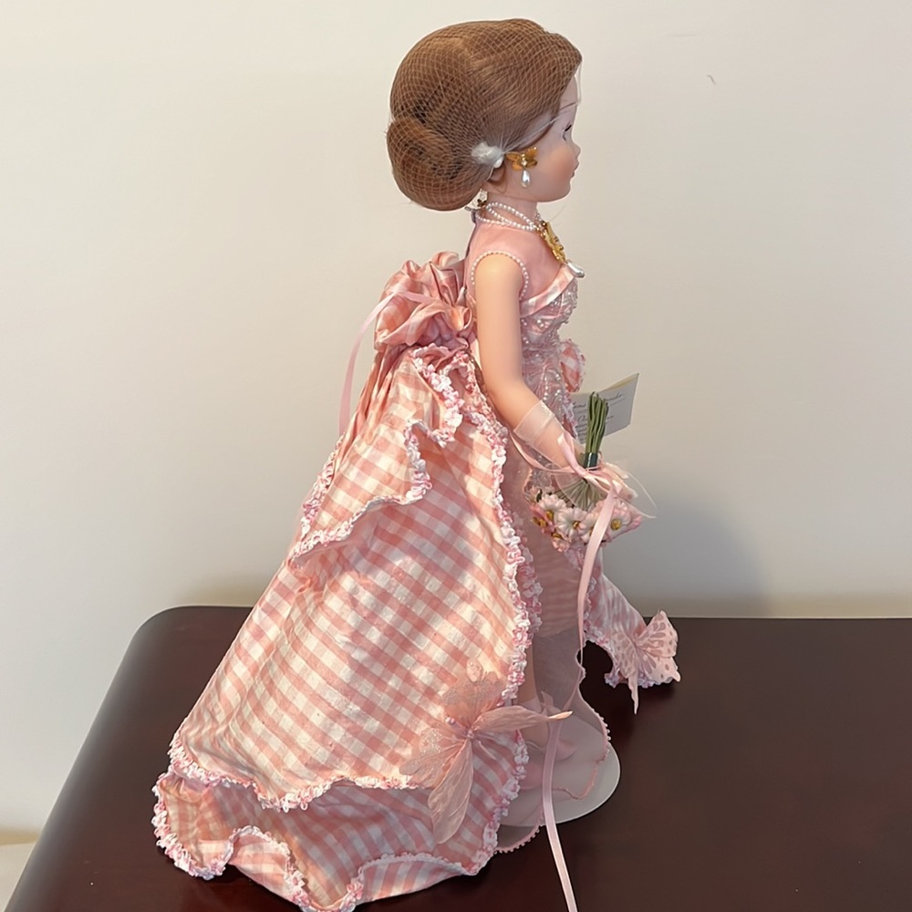 🦋 Madame Alexander’s 20” Peony and Butterfly Wedding Gown #22240 - Picture 6 of 12